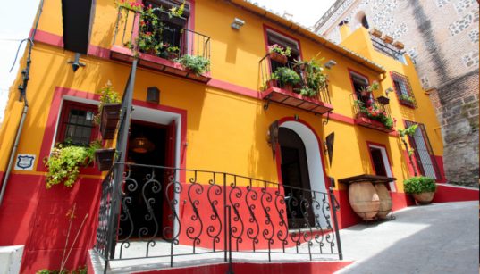 restaurante-asador-casa-la-parra-fachada